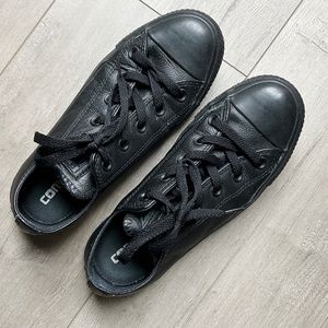 Women Converse Chuck Taylor All Star Leather Black size 5.5 (fits like 6)